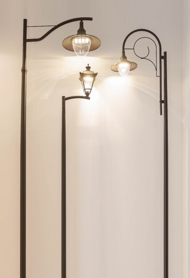 4 meter aluminium geanodiseerde lantaarnpaal in kleur zwart, antraciet etc.met armatuur ROSA 