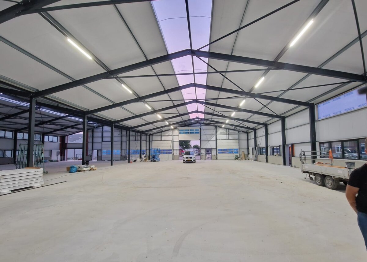 Bedrijfshal verlichting - Koppelbare lijnverlichting - Projectfoto