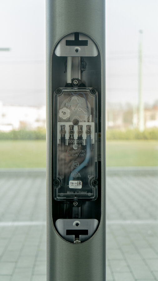 Faget stoppenkast gemonteerd in de mast