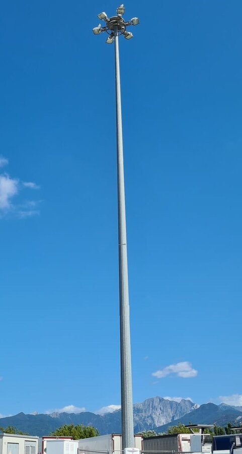 16 meter polygonale dikwandig stalen lantaarnpaal met voetplaat / montageplaat