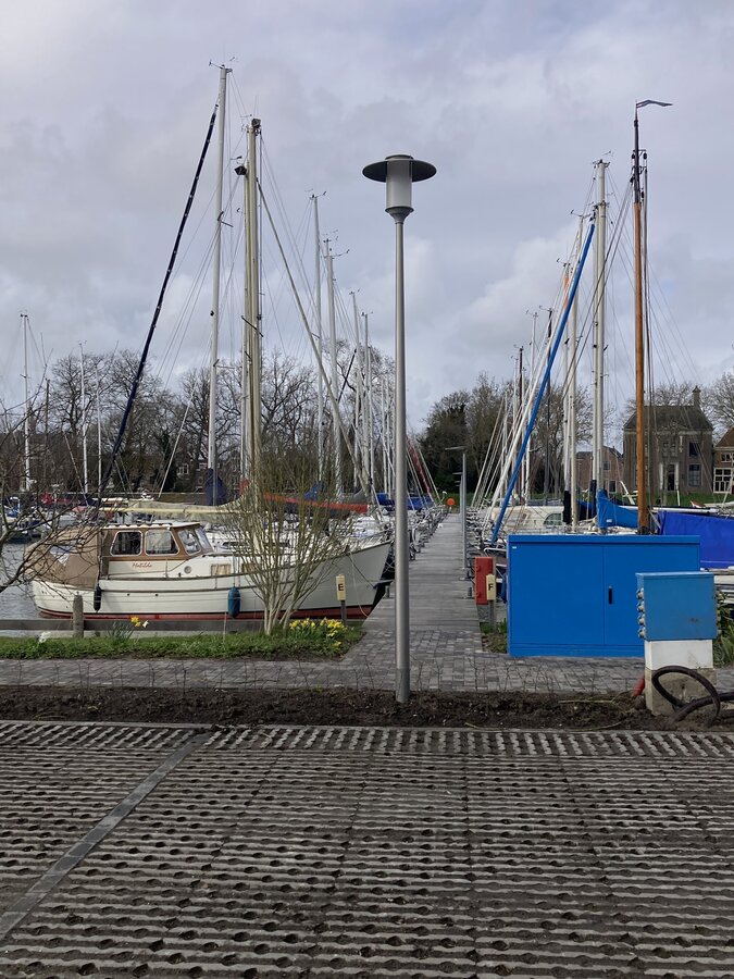 4m aluminium LED-lantaarnpaal bij jachthavensteiger