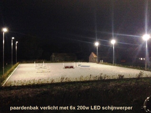 6x 200W XLT LED verlichting paardenbak paardepiste