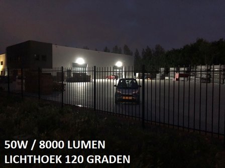 VERLICHTING TERREIN MET 50W LED SUPERPOWER