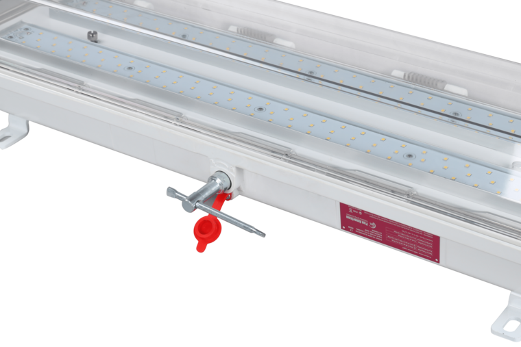 Explosion proof linear light