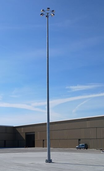 16 meter polygonale dikwandig stalen lantaarnpaal met voetplaat / montageplaat