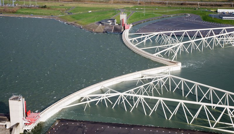 rijkswaterstaat onderhoud maeslantkering hoek van holland