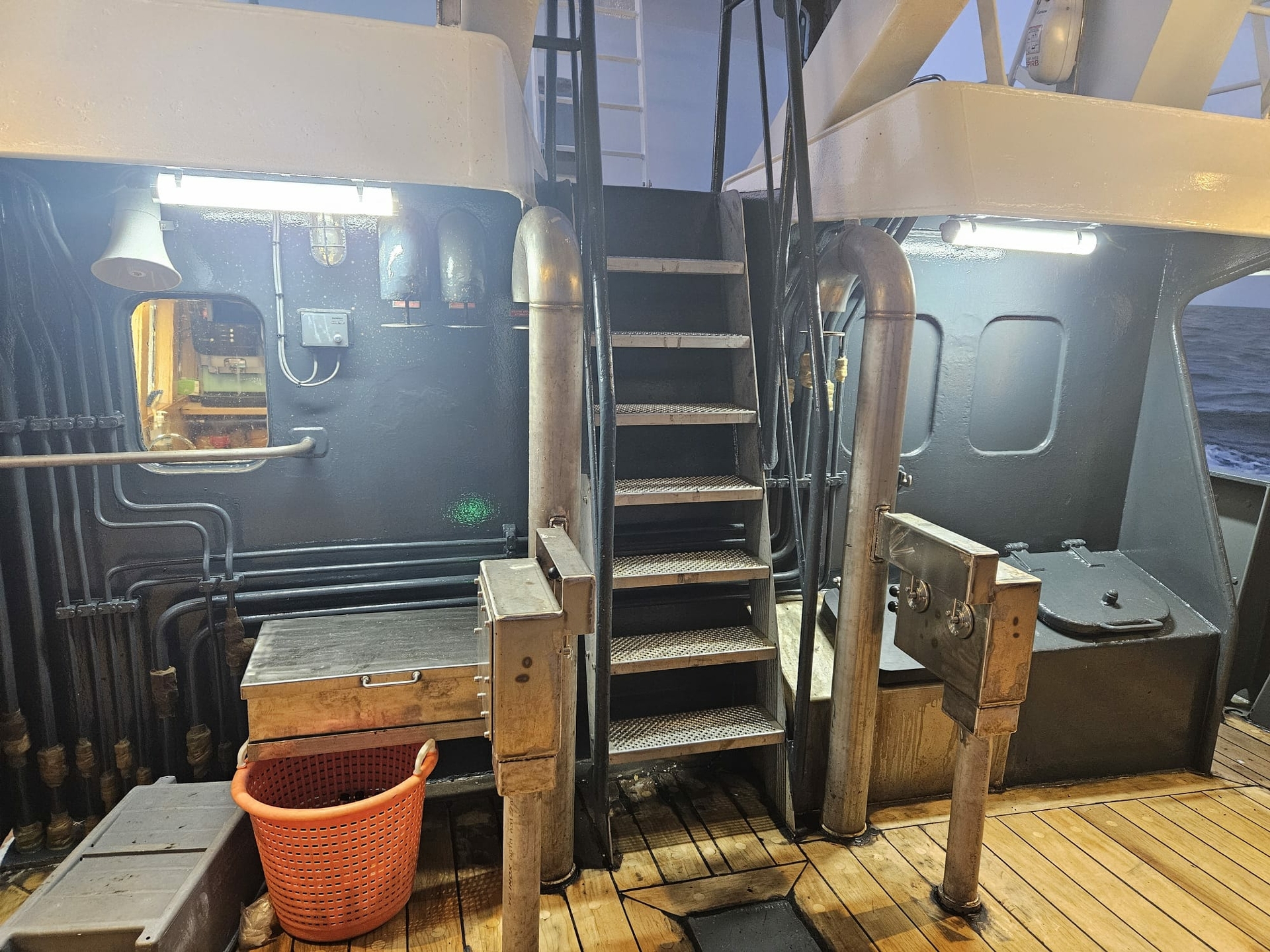 led verlichting gangboord viskotter binnenvaart schip