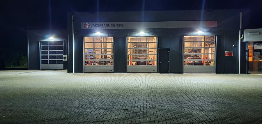 Vorteile von LED‑Fassadenbeleuchtung für Gewerbegebäude